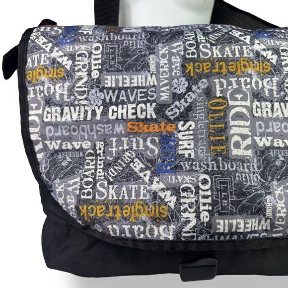 L.L. Bean Messenger Shoulder Flap Crossbody Bag Graffiti Skateboard Surfer Surf - Picture 14 of 16